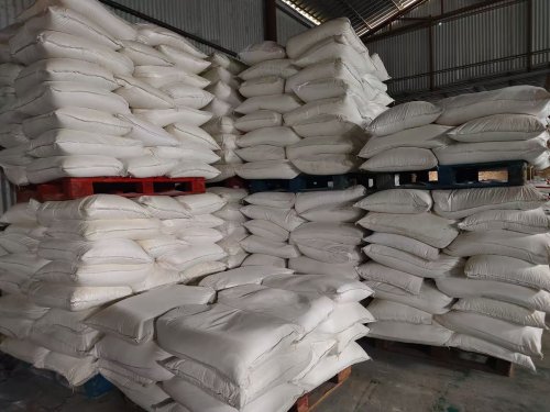 广东聚丙烯酰胺助留剂工厂装车现场