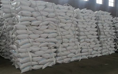 枣庄聚丙烯酰胺工厂装车现场，PAM产品准备发货