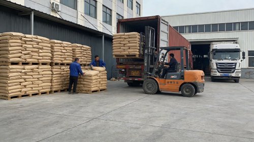 PAM工业泥浆处理专用聚丙烯酰胺装车现场